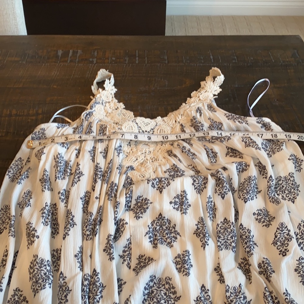 Excellent Condition! Altar’d State Dress Size Lrg - Picture 7 of 8